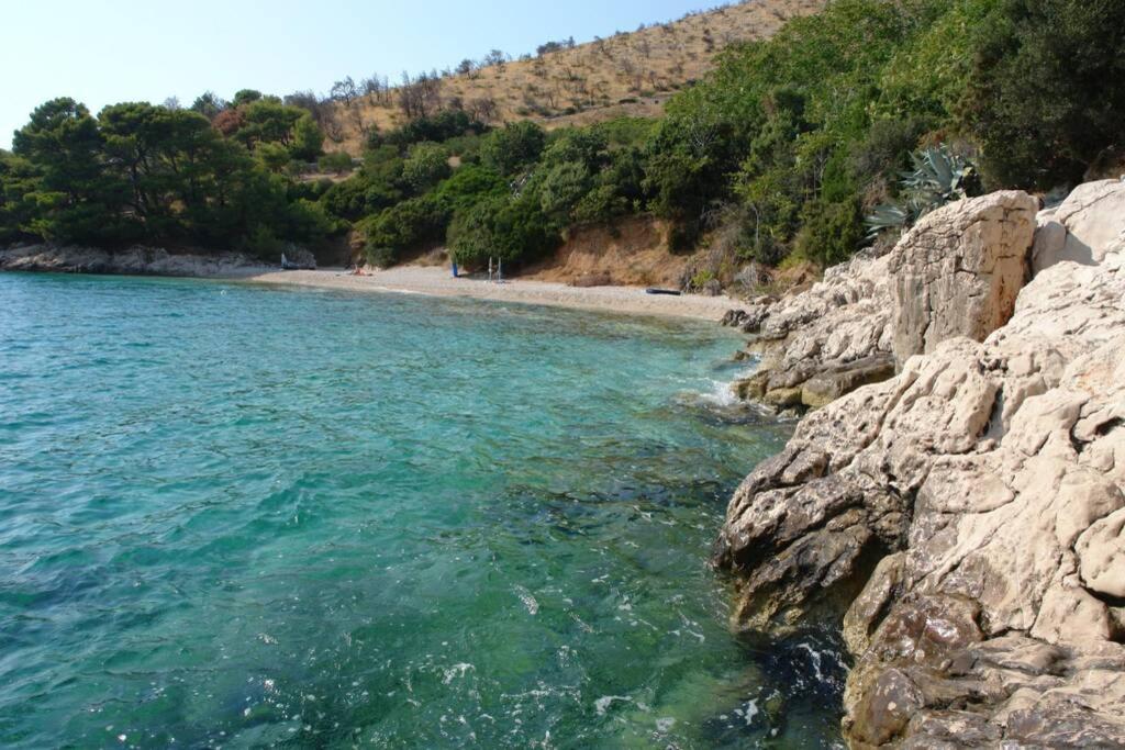 A Small Stone House By The Sea, In A Wineyard Nerezisca ภายนอก รูปภาพ