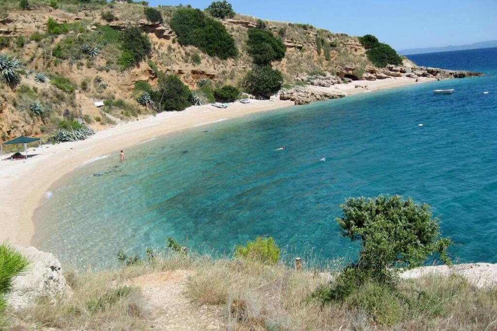 A Small Stone House By The Sea, In A Wineyard Nerezisca ภายนอก รูปภาพ